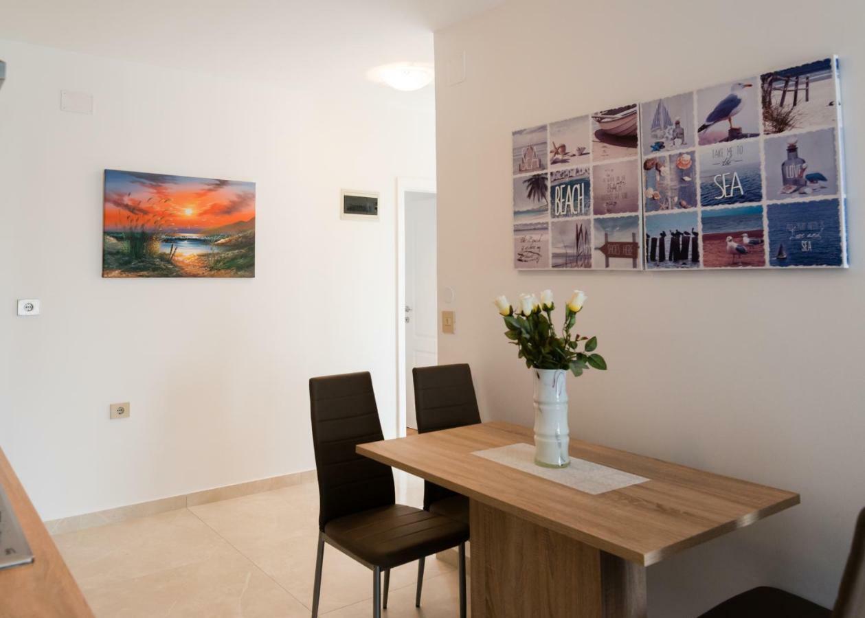 Apartments Alma Цървени Връх Екстериор снимка