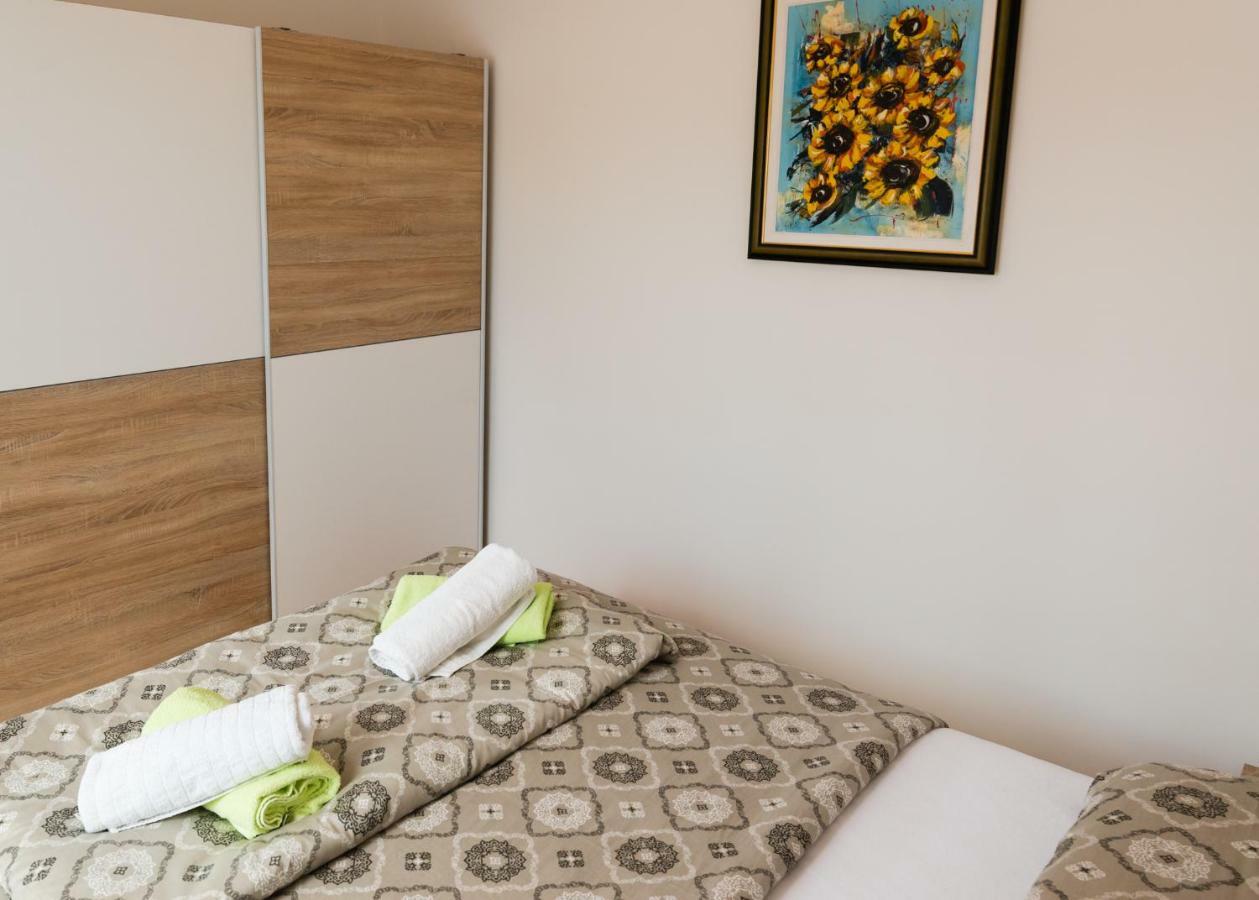 Apartments Alma Цървени Връх Екстериор снимка