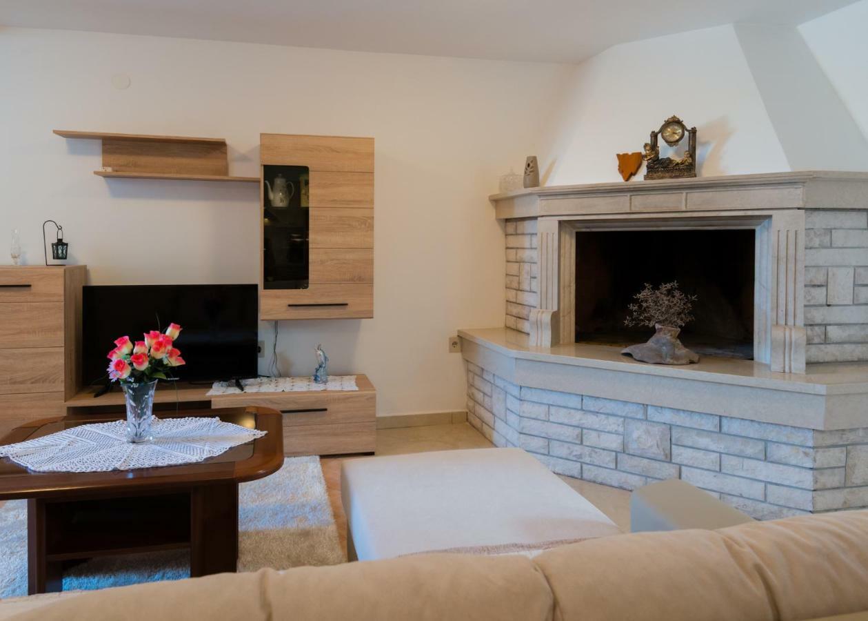 Apartments Alma Цървени Връх Екстериор снимка