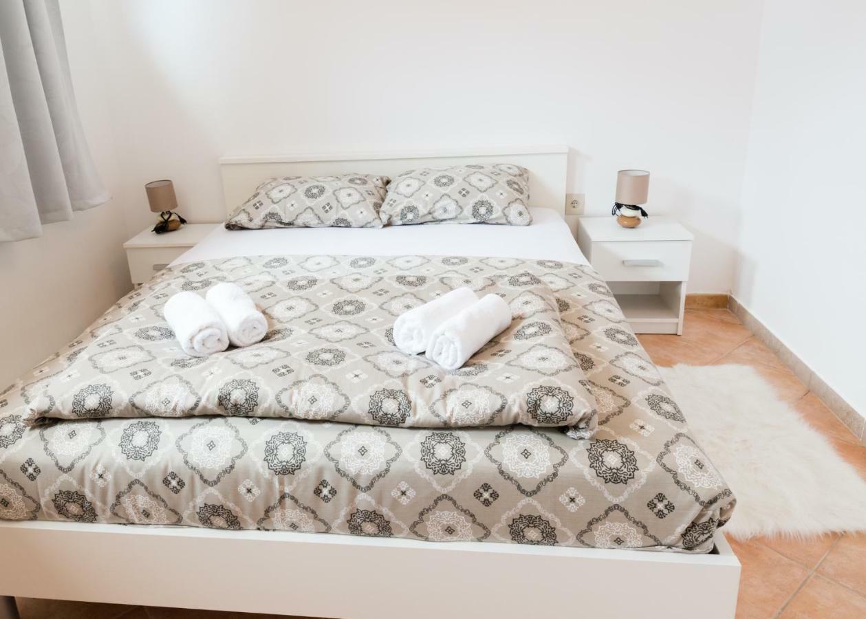 Apartments Alma Цървени Връх Екстериор снимка