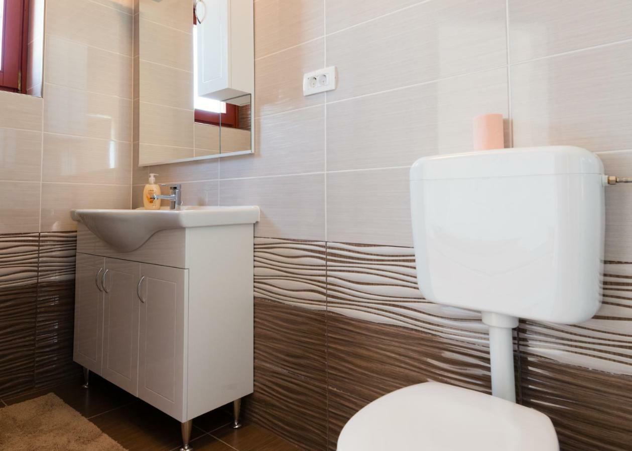 Apartments Alma Цървени Връх Екстериор снимка