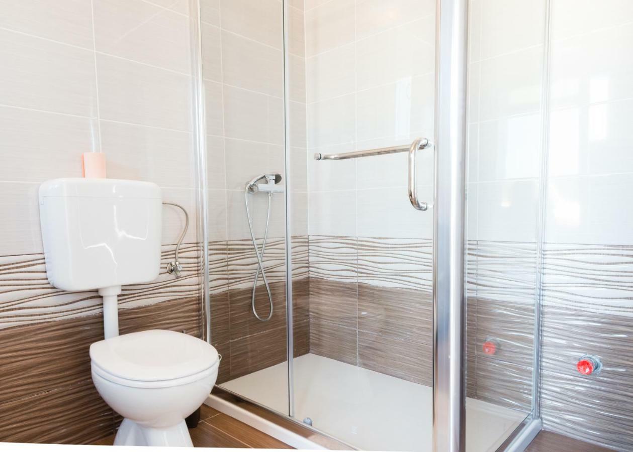 Apartments Alma Цървени Връх Екстериор снимка