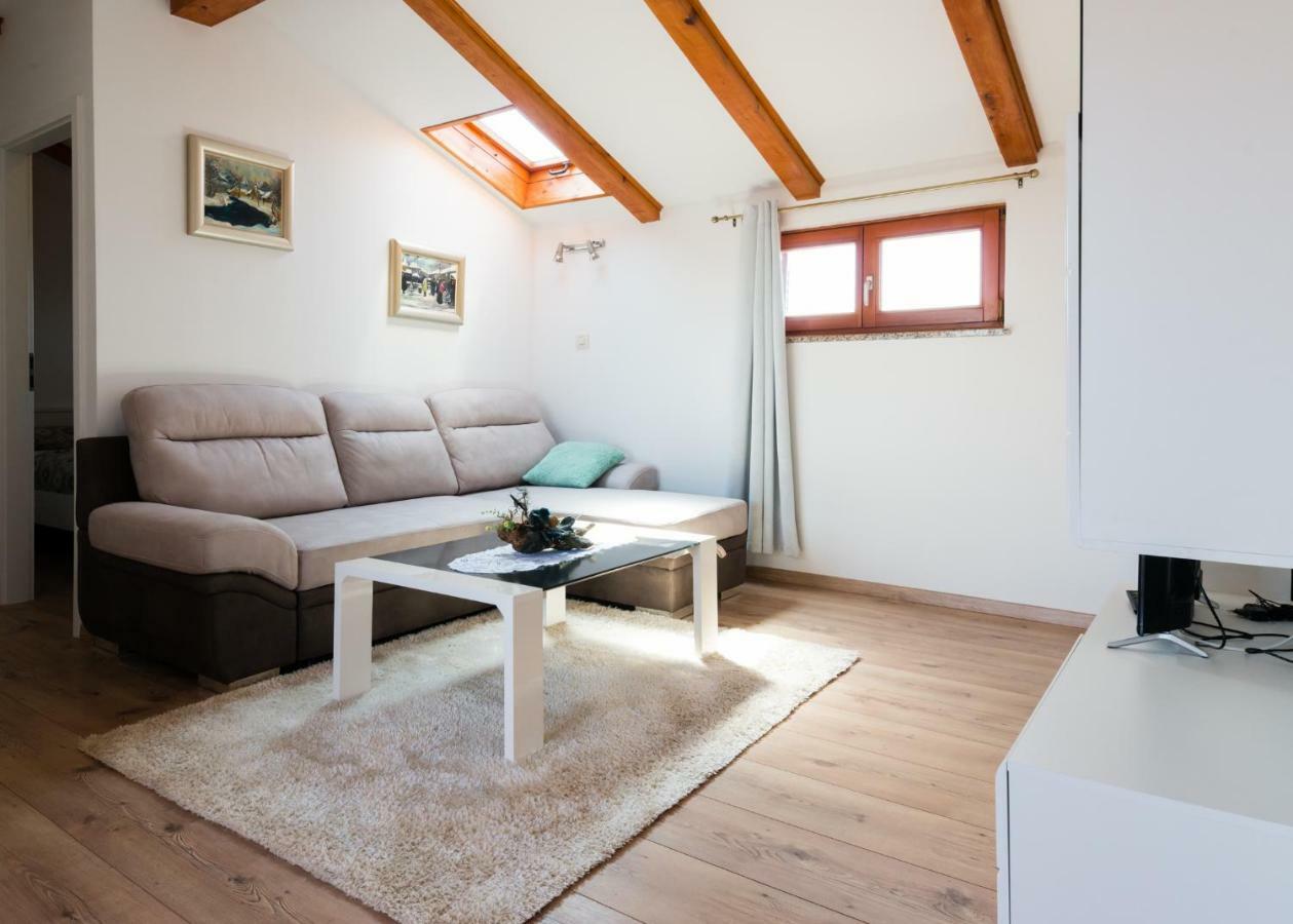 Apartments Alma Цървени Връх Екстериор снимка